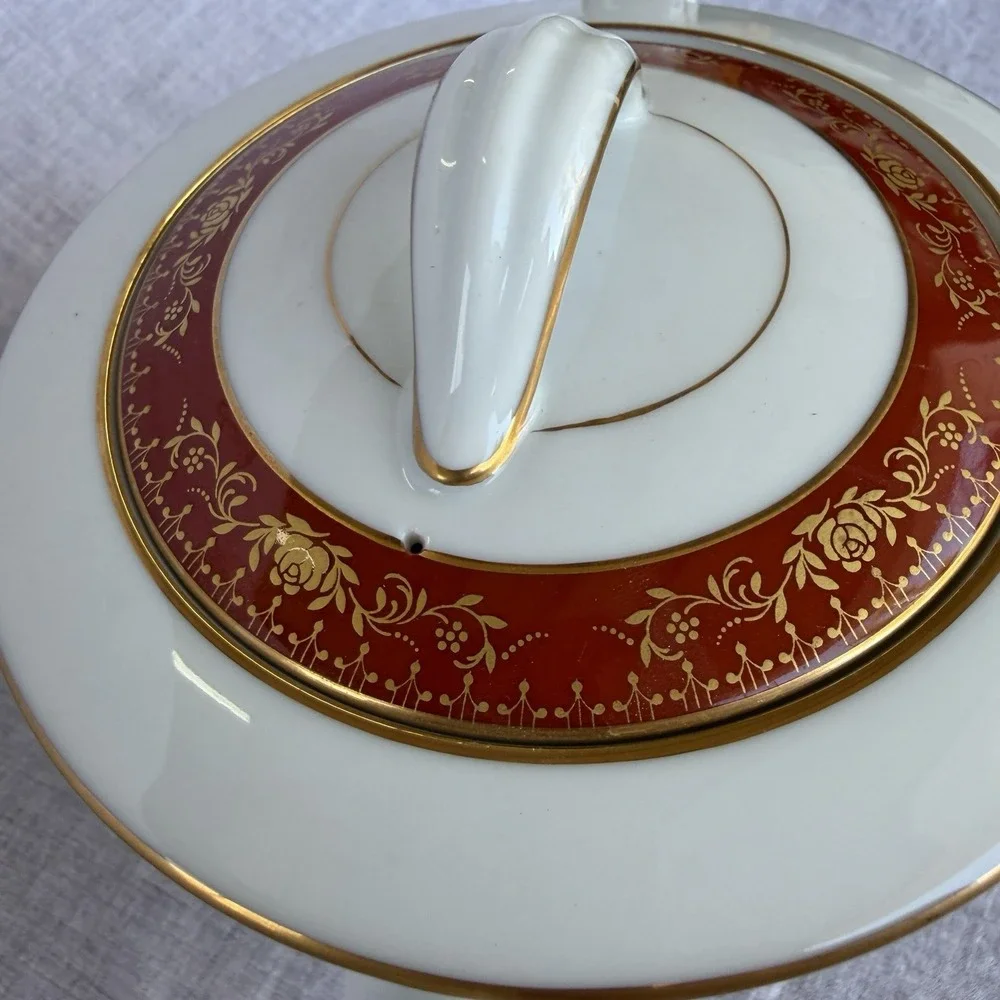 MINT! Noritake Goldhill 6613 Teapot with Lid Vintage Fine Porcelain Maroon Gold